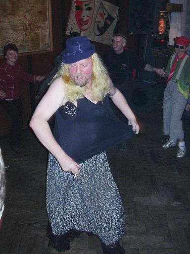 První maškarní medovinový bál